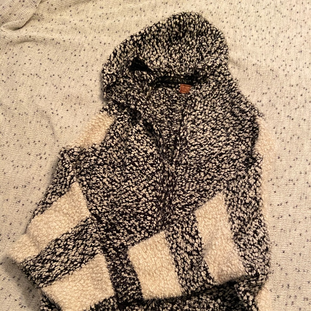 POL boutique zip up sweater